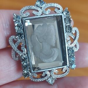 Vintage Silvertone Glass Cameo With Clear Stones